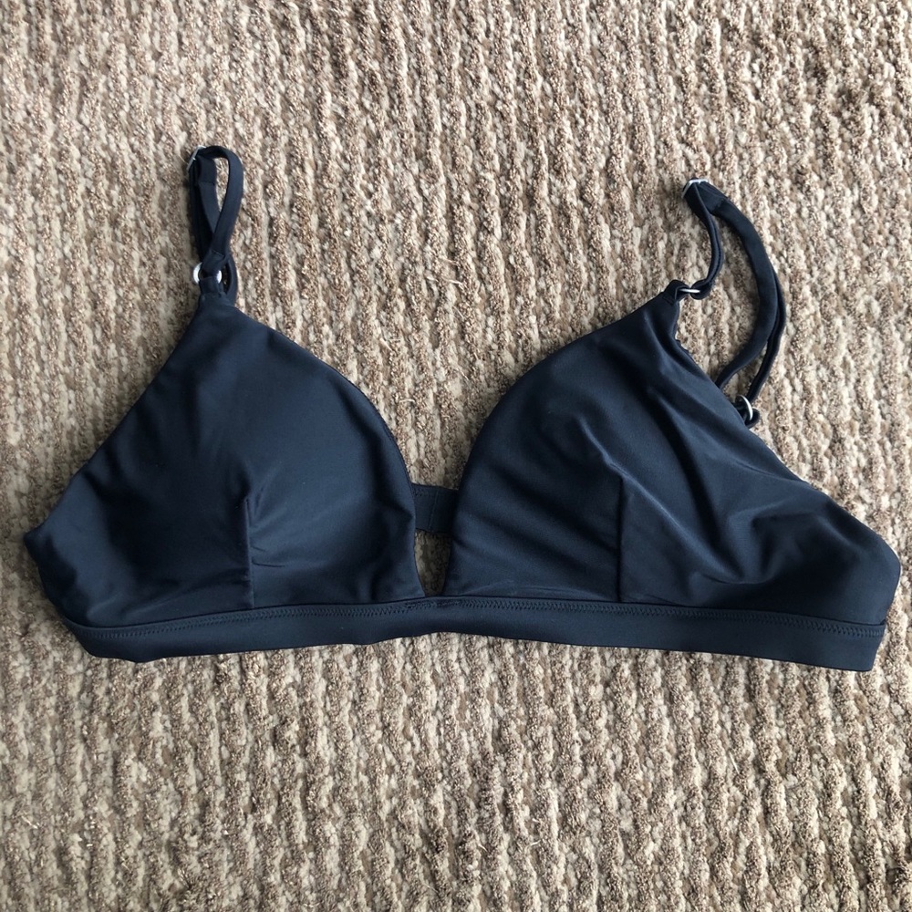 Abercrombie bikini top (fits like a M)